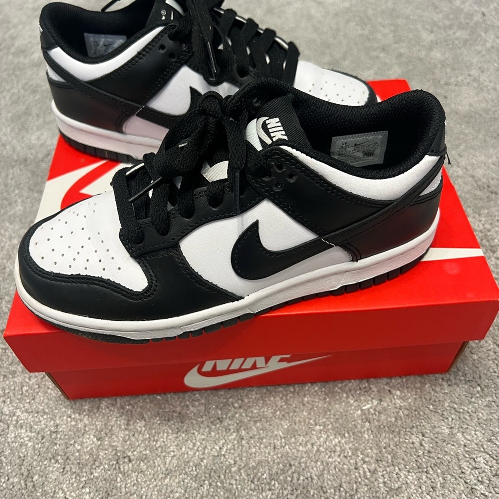 Nike Dunk Low (GS) Black and White Pandas
